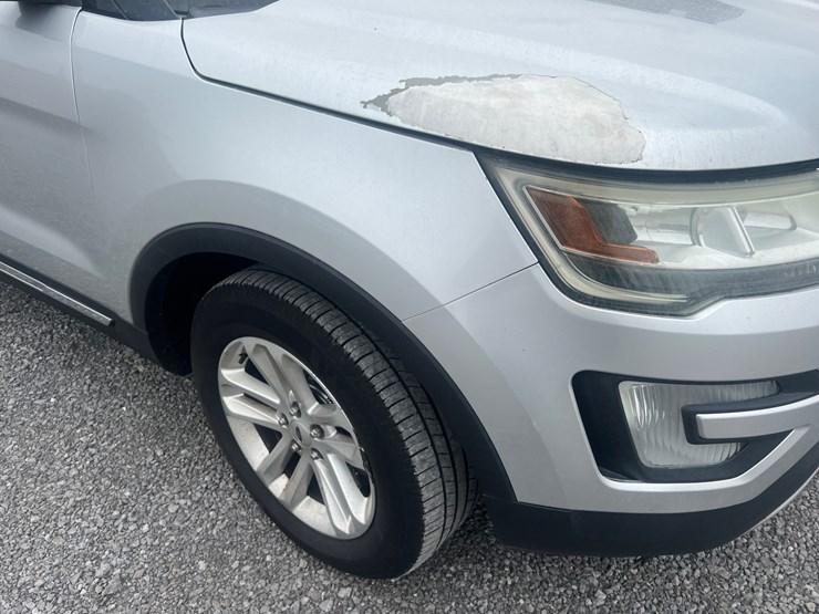 2016-ford-explorer-xlt-image-12