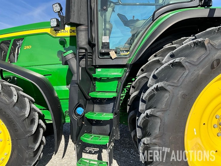 2022-john-deere-7r-210-image-17