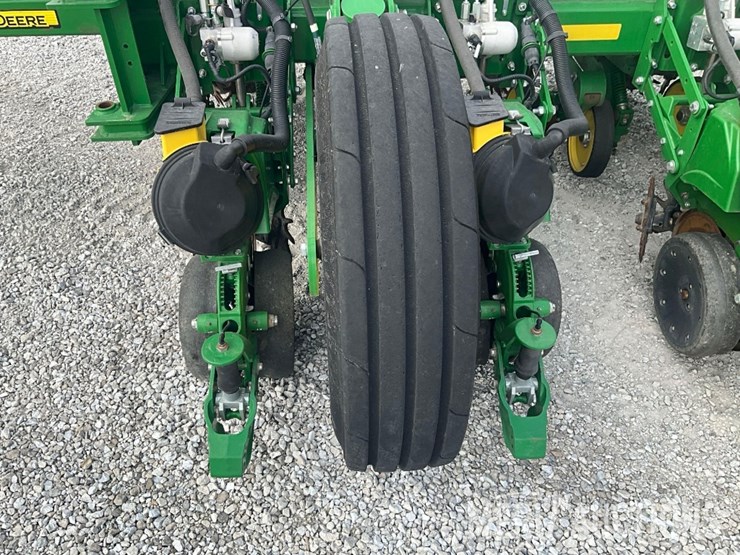 2019-john-deere-1775nt-image-14