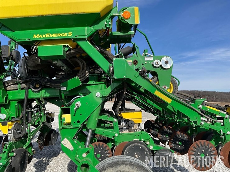 2022-john-deere-1795-image-21