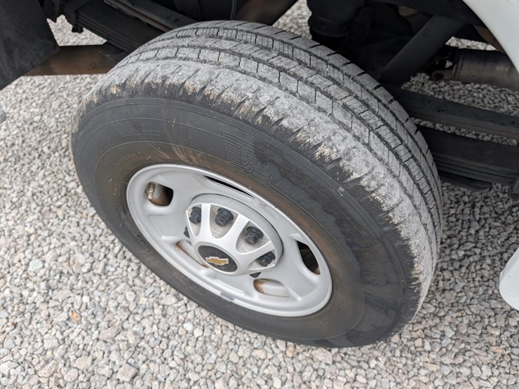 2017-chevrolet-1500-image-12