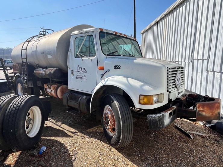 1999-international-4700-image-1