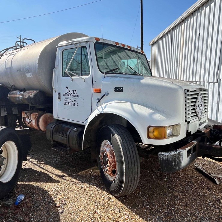 1999 INTERNATIONAL 4700