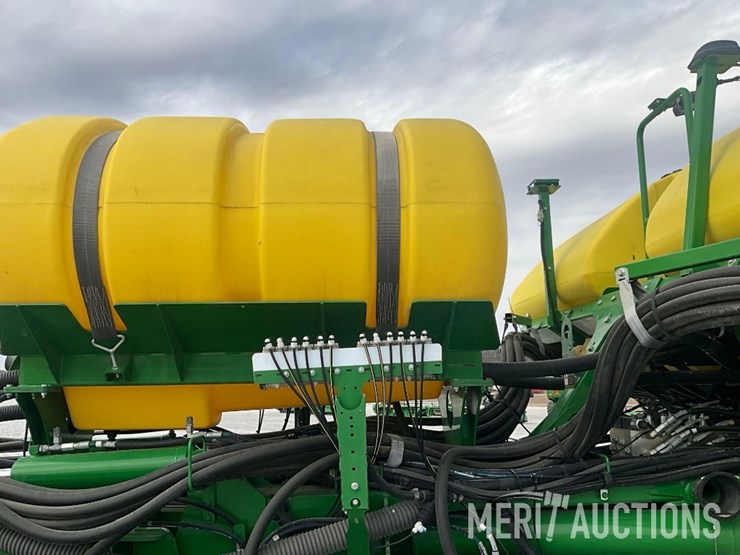 2019-john-deere-1775nt-image-22