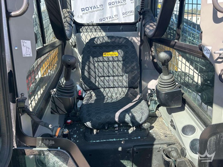 2023-new-holland-c327-image-15