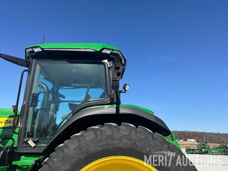 2023-john-deere-8r-340-image-17