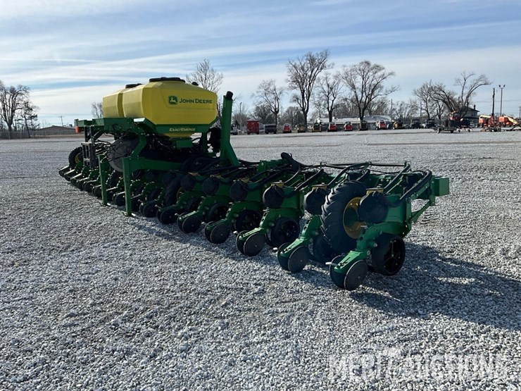 2022-john-deere-dr16-image-3