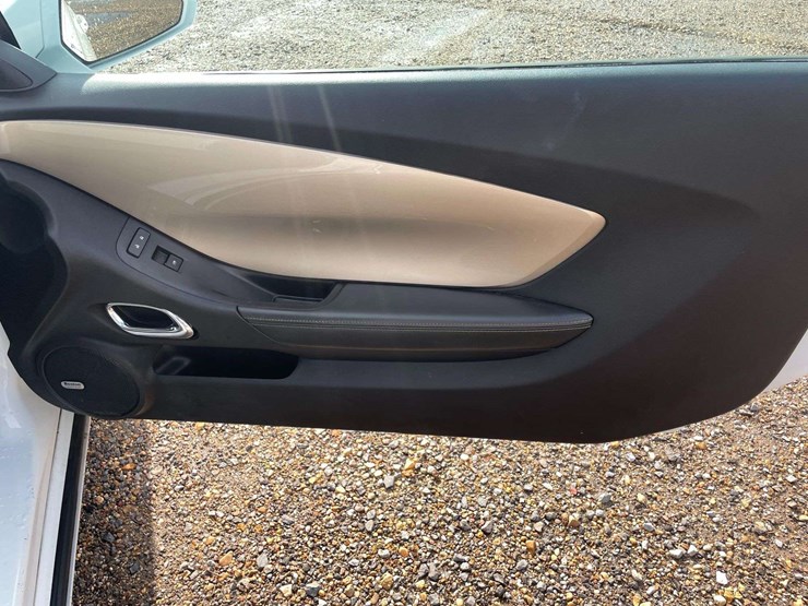 2012-chevrolet-camaro-2-door-coupe-(152,885-miles)-image-16