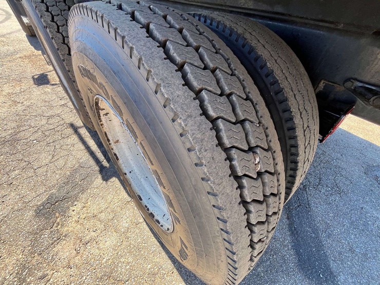 2004-mack-cv713-tandem-dump-truck-(481,756-miles)-image-28