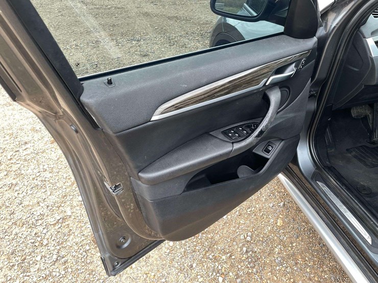 2017-bmw-x1-4-door-mpv-(163,018-miles)-image-9