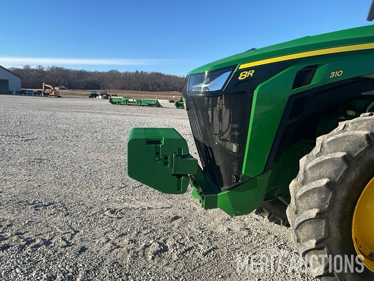 2023-john-deere-8r-310-image-10