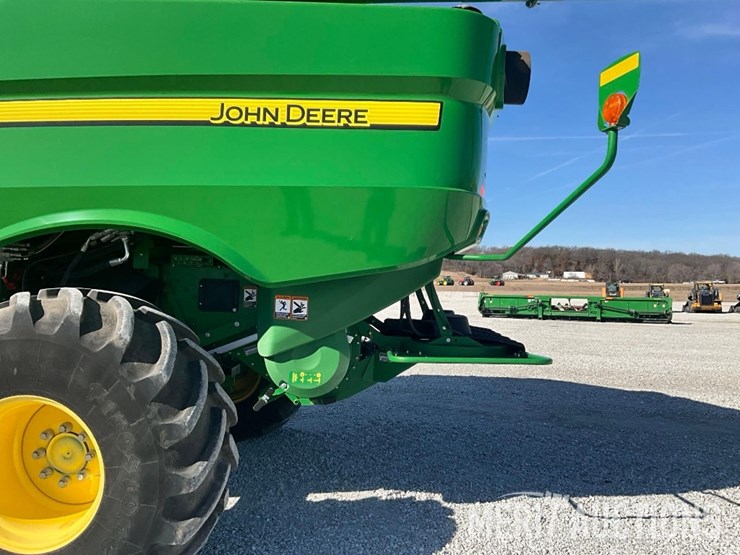 2021-john-deere-s790-image-22