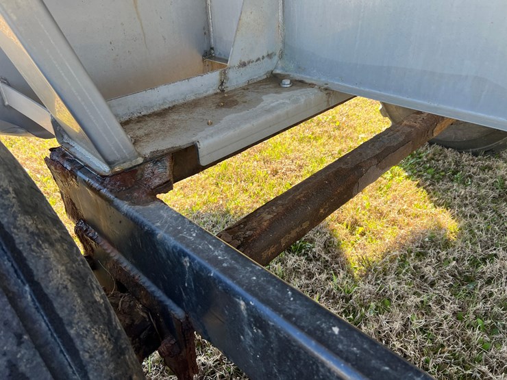 adams-5-ton-fertilizer-spreader-image-15