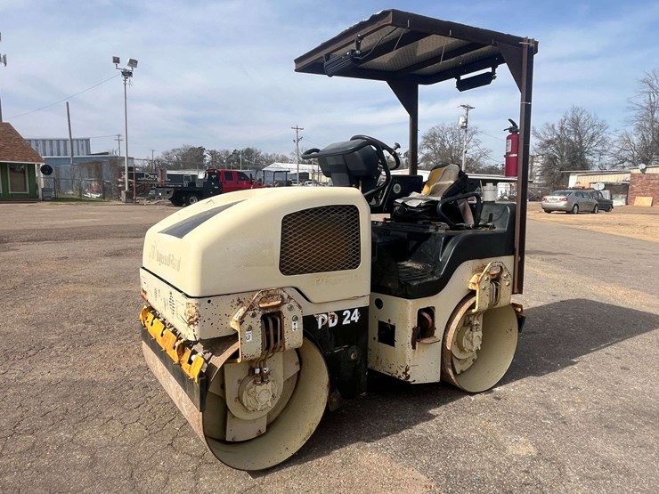 2005-ingersoll-rand-dual-smooth-drum-roller-(2,468-hours)-image-1