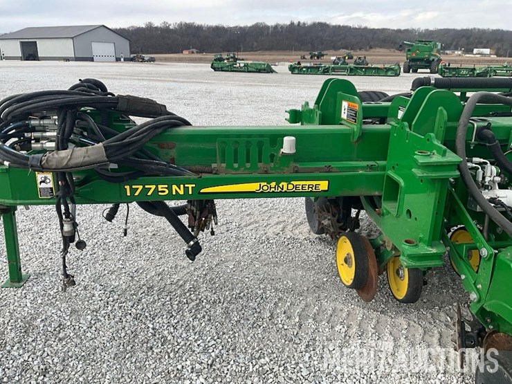 2019-john-deere-1775nt-image-12