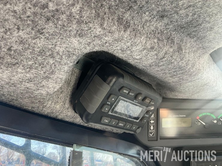 2024-deere-333g-image-30