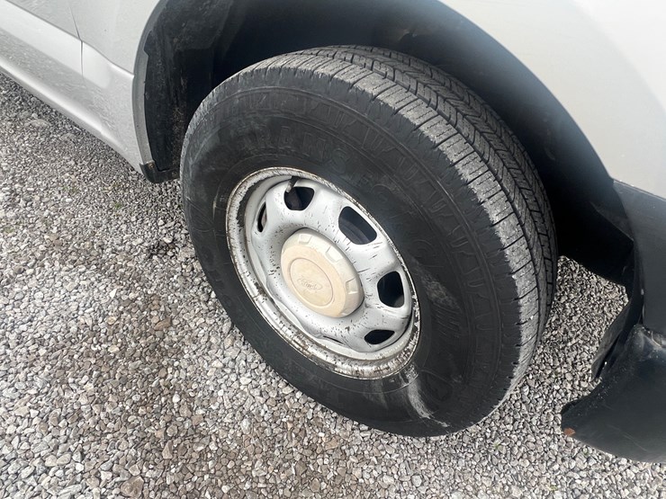 2015-ford-f150-xl-image-14