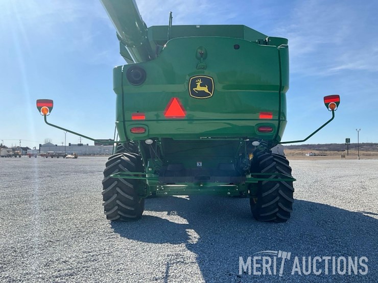 2021-john-deere-s790-image-24