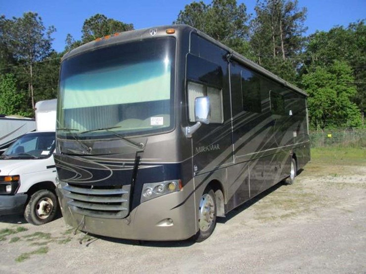 2014-ford-f-53-motorhome,-image-1