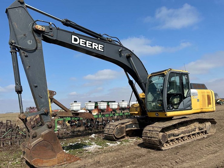 deere-210g-image-1