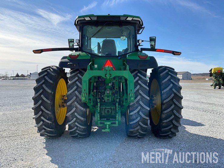 2023-john-deere-8r-310-image-4