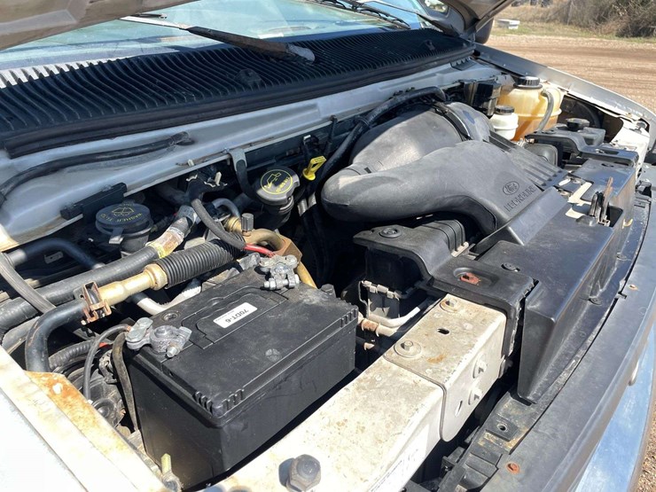 2005-ford-econoline-350xl-10-passenger-van-(80,129-miles)-image-8