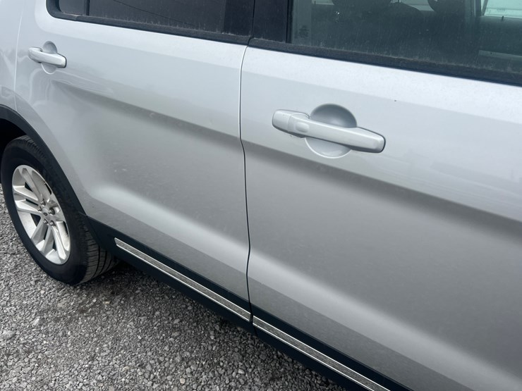 2016-ford-explorer-xlt-image-13