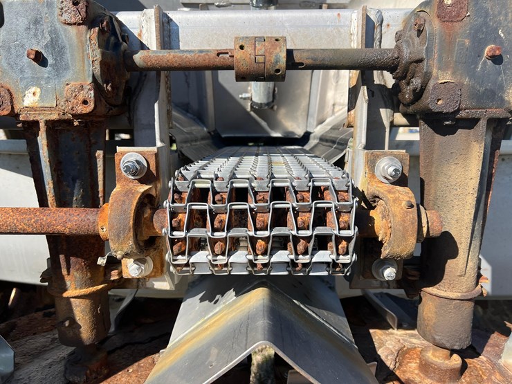 adams-5-ton-fertilizer-spreader-image-16