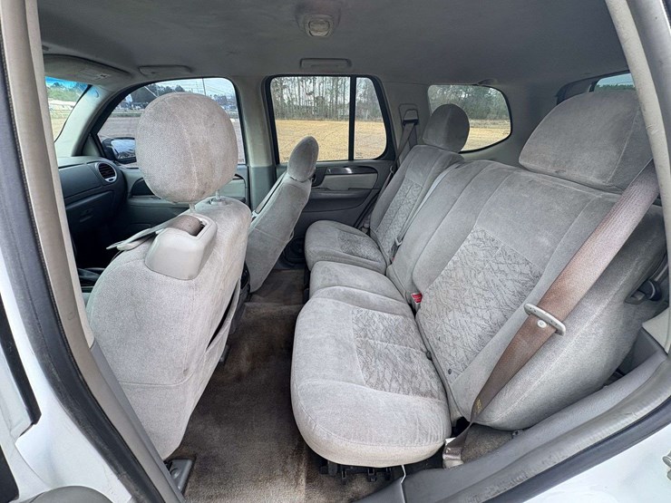 2006-gmc-envoy-image-17