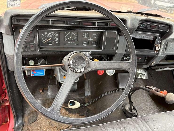 1985-ford-f700-image-8
