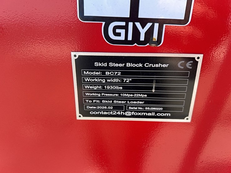new-giyi-block-crusher-skid-steer-attachment-image-2