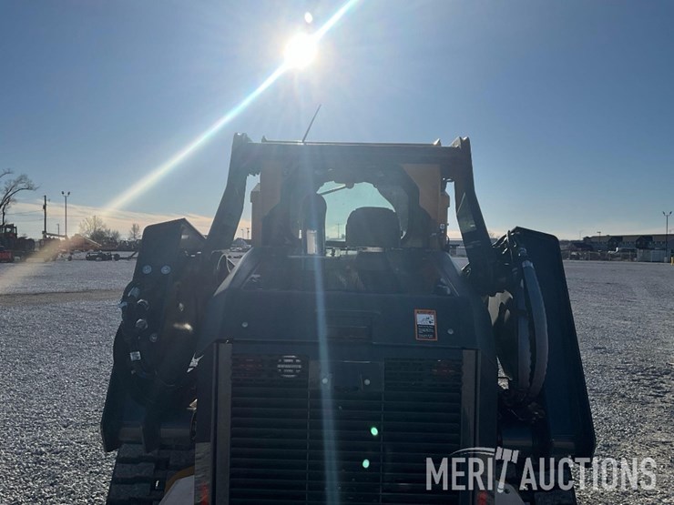 2023-deere-333g-image-20