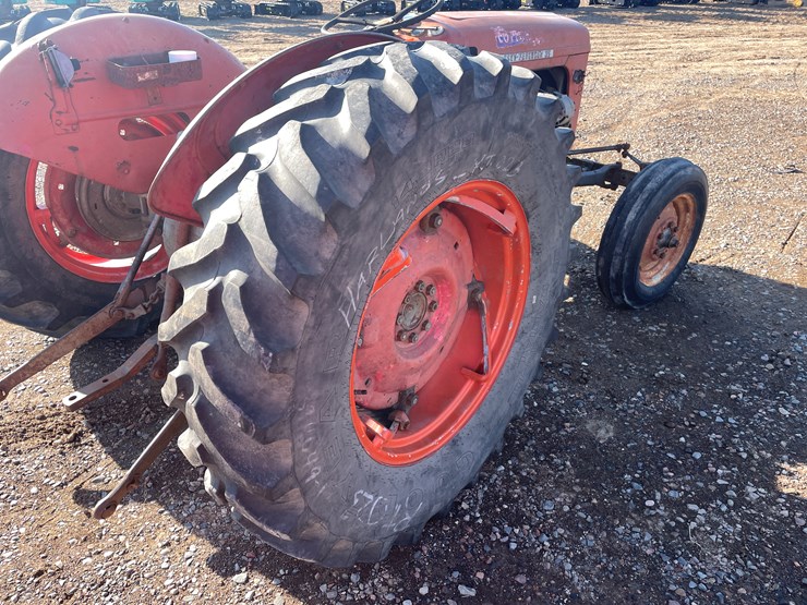 #1018-•-massey-ferguson-mf35-image-9