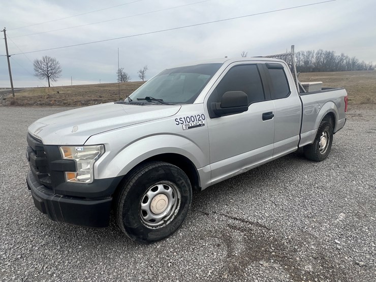 2015-ford-f150-xl-image-1