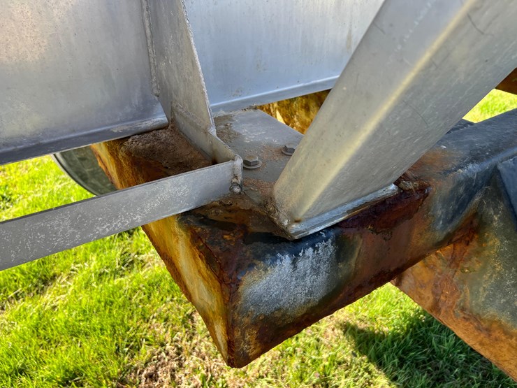 adams-high-clearance-5-ton-spreader-image-16