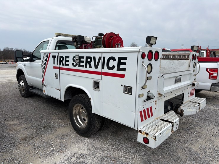 2011-ford-f350-image-7