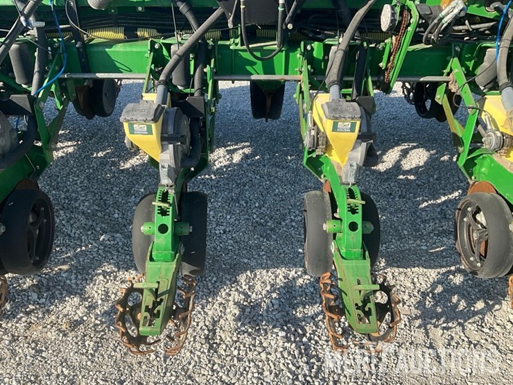 2009-john-deere-1770nt-image-19