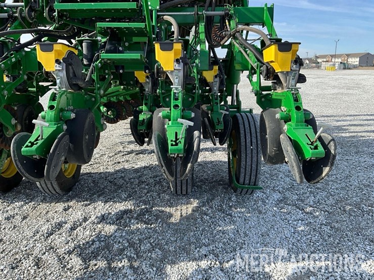 2022-john-deere-1795-image-28