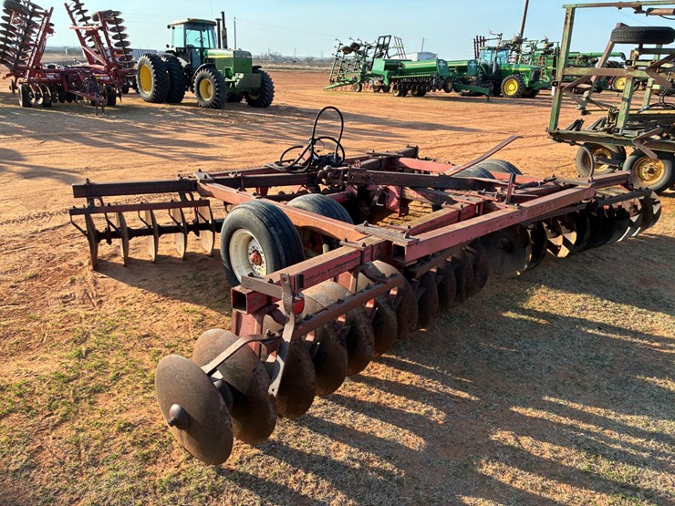 massey-ferguson-620-image-4