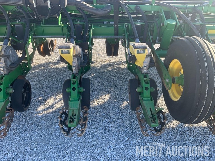 2009-john-deere-1770nt-image-41
