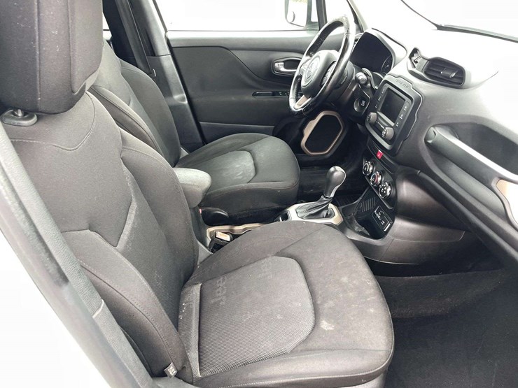 2017-jeep-renegade-image-18