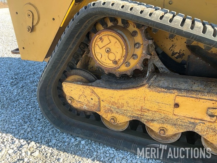 2015-caterpillar-259d-image-26