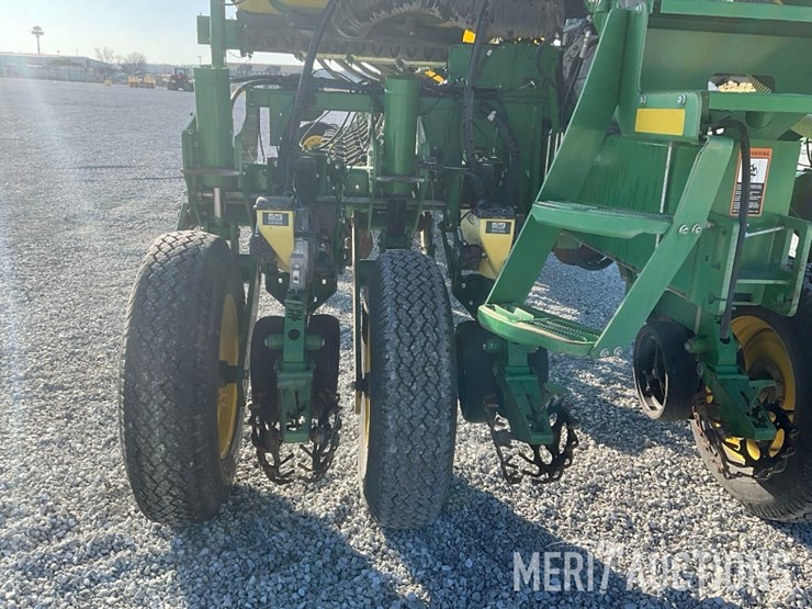 2009-john-deere-1770nt-image-29