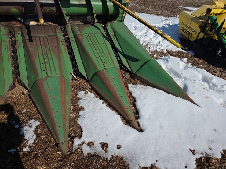 jd-484-4-row-corn-head-image-3