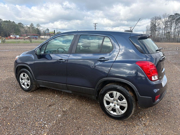 2018-chevrolet-trax-4-door-suv-(103,967-miles)-image-2