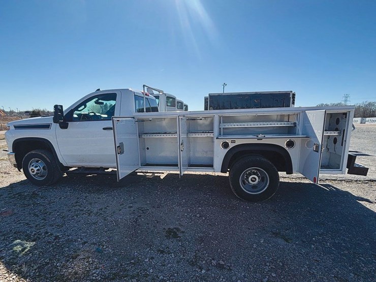 2022-chevrolet-silverado-3500hd-image-7