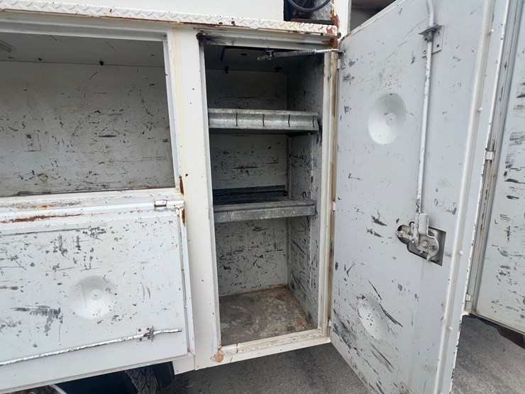 2000-ford-f650-image-34