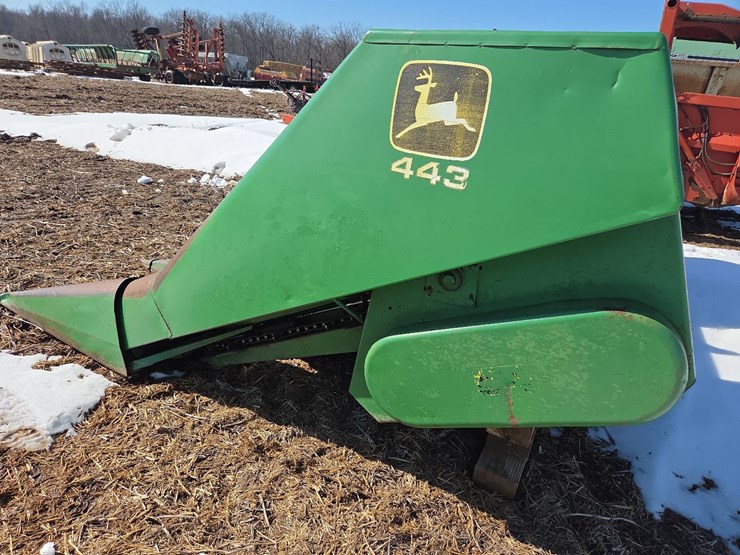 john-deere-443-image-24