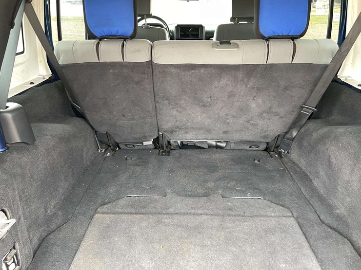 2010-jeep-wrangler-sport-image-15