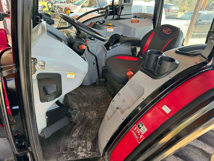 2020-mahindra-6075-image-18